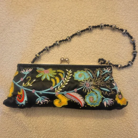 Vintage Chateau Beaded Embroidered Black w/Satin Kiss Lock in Floral Paisley - Picture 7 of 13